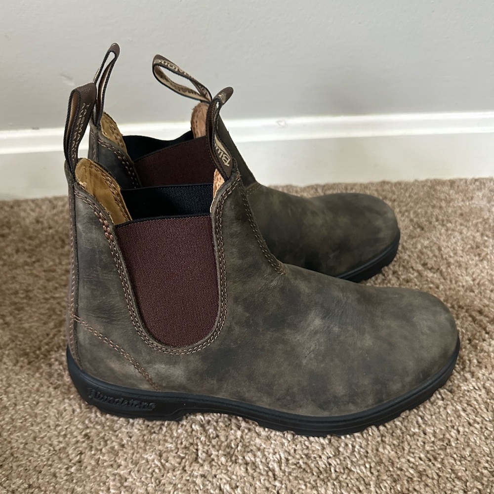 Blundstone 585 Leather Chelsea Boots in Rustic Brown Size AU6 US9
